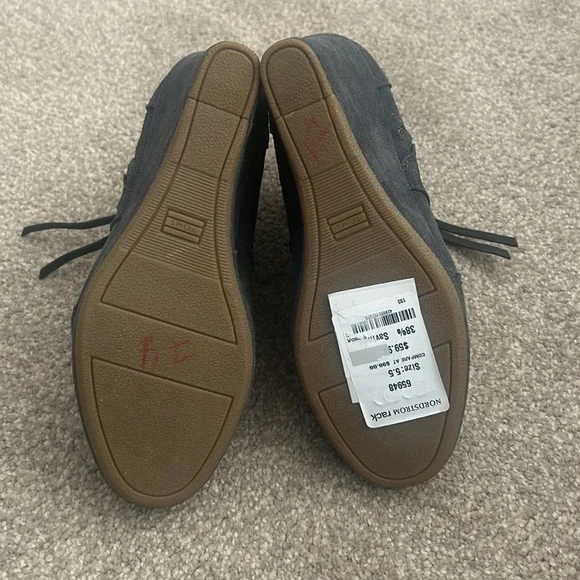 TOMS Desert Wedge Dark Gray Suede Bootie Sz 5.5 - Picture 7 of 9